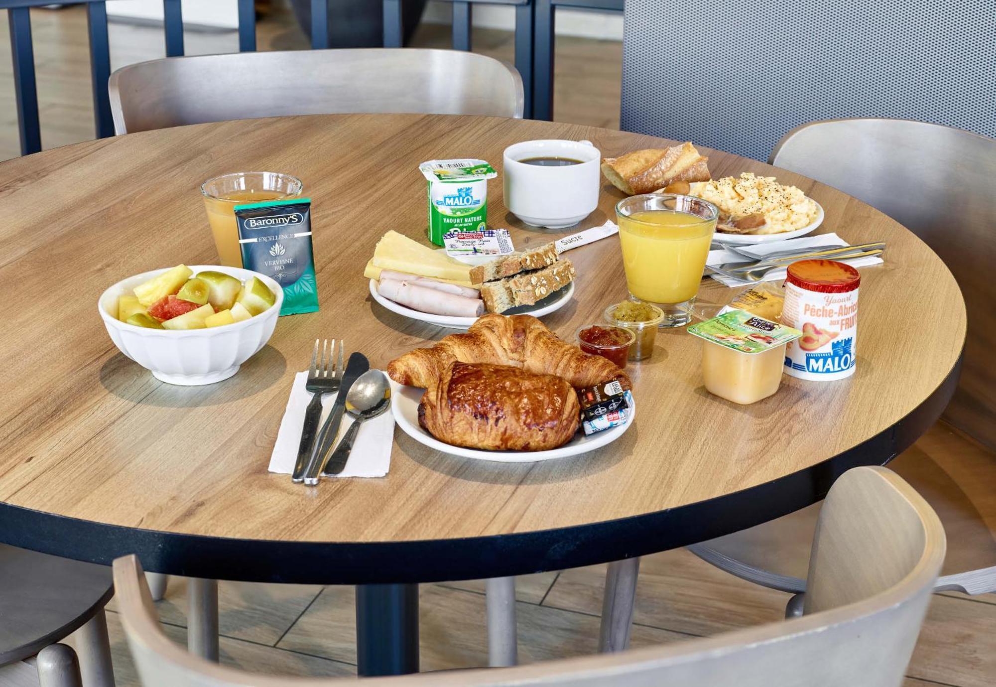 B&B Hotel Le Port Marly Saint Germain En Laye Ngoại thất bức ảnh